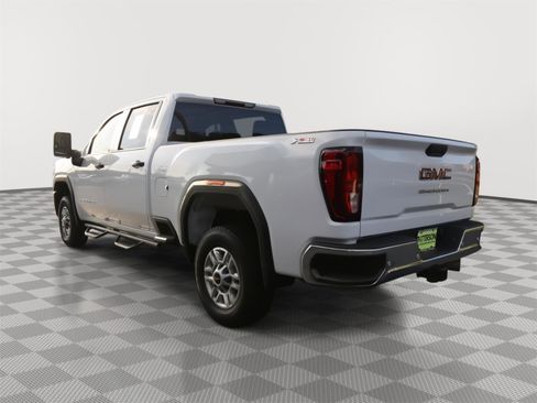 Used 2024 GMC Sierra 2500 Pro w/ 1SA Pro Safety Plus Package AWD/4WD image 4