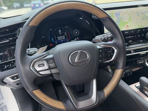 Used 2025 Lexus RX 350 Premium Plus w/ Accessory Package (Z1) FWD image 12