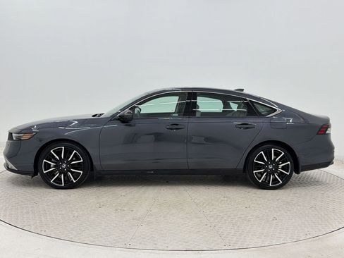 Used 2024 Honda Accord Touring image 2