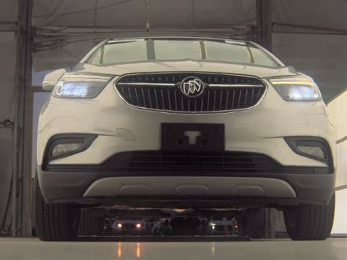 Used 2020 Buick Encore Essence AWD/4WD image 3