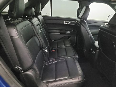 Used 2020 Ford Explorer XLT w/ Equipment Group 202A AWD/4WD image 19