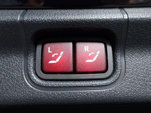 Used 2023 Mercedes-Benz EQE 500 4MATIC Sedan image 60