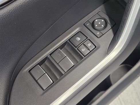 Used 2022 Toyota RAV4 XSE image 17