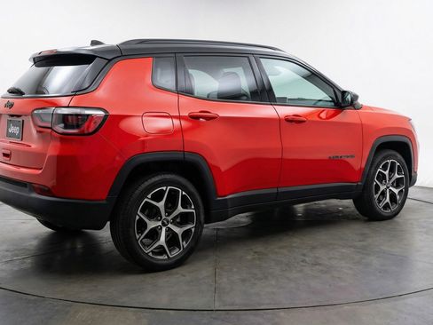 Used 2025 Jeep Compass Limited AWD/4WD image 9