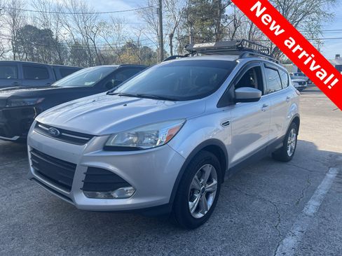 Used 2016 Ford Escape SE image 1