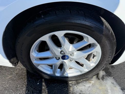Used 2015 Ford Fusion SE image 12