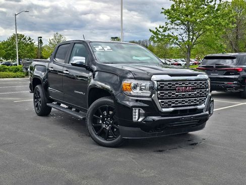 Used 2022 GMC Canyon Denali w/ Denali Black Edition Package AWD/4WD image 2