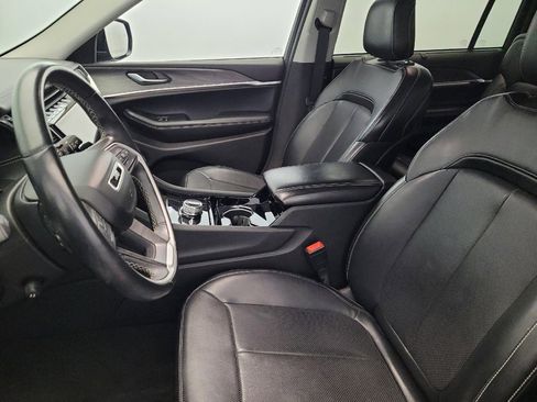 Used 2021 Jeep Grand Cherokee L Limited w/ Luxury Tech Group II image 17