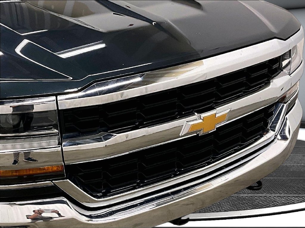 Used 2018 Chevrolet Silverado 1500 LT w/ All Star Edition AWD/4WD image 31