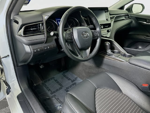 Used 2023 Toyota Camry SE FWD image 10