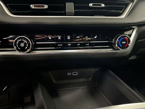 New 2026 Chevrolet Equinox LT image 17