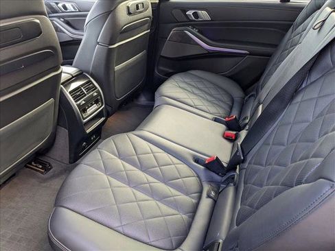 Used 2023 BMW X7 xDrive40i w/ Premium Package image 19