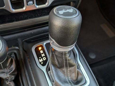 Used 2025 Jeep Wrangler Unlimited Sahara AWD/4WD image 26