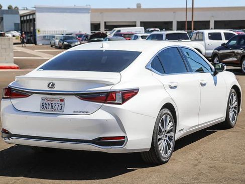Used 2021 Lexus ES 300h w/ Premium Package FWD image 4