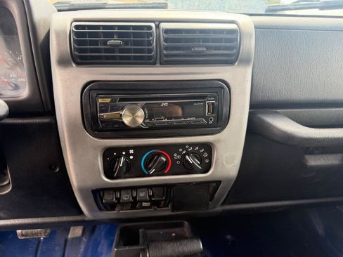 Used 2006 Jeep Wrangler Unlimited AWD/4WD image 19