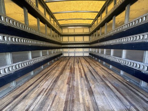 Used 2018 Chevrolet Express 3500 image 10