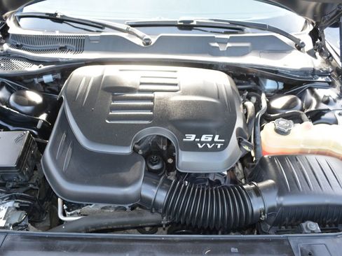 Used 2016 Dodge Challenger SXT Plus RWD image 15