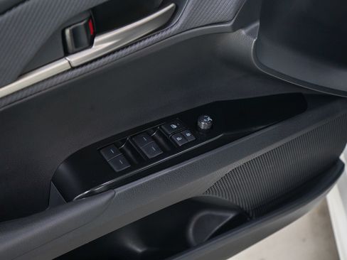 Used 2025 Toyota Camry SE image 21