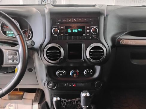 Used 2015 Jeep Wrangler Sport AWD/4WD image 43