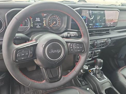 Used 2024 Jeep Wrangler Unlimited Rubicon image 15