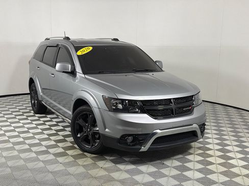 Used 2020 Dodge Journey Crossroad w/ Popular Equipment Group FWD image 2