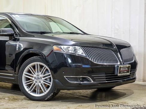 Used 2014 Lincoln MKT AWD w/ Equipment Group 201A image 2