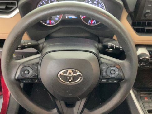 Used 2019 Toyota RAV4 XLE FWD image 15
