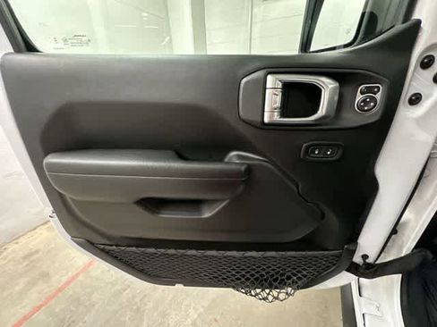 Used 2023 Jeep Gladiator Mojave w/ Trailer Tow Package AWD/4WD image 18