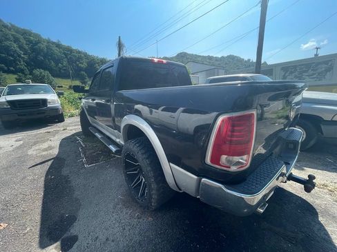 Used 2015 RAM 1500 Laramie AWD/4WD image 7