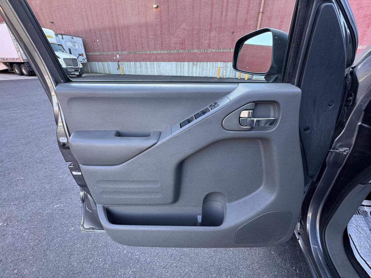 Used 2019 Nissan Frontier SV w/ Value Truck Package AWD/4WD image 13