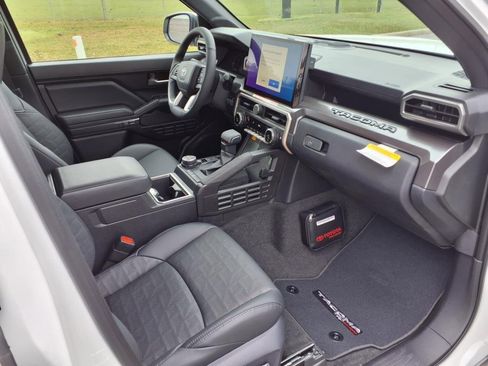 New 2025 Toyota Tacoma TRD Off-Road w/ TRD Off Road Premium Package image 27