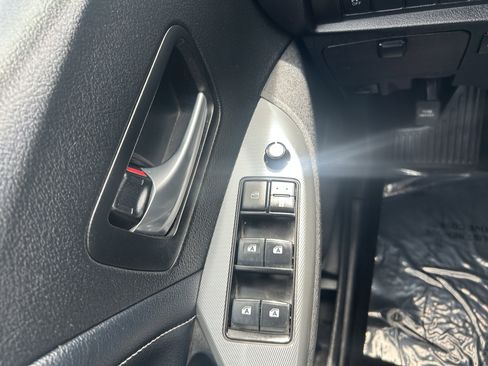 Used 2018 Toyota Sienna SE FWD image 19