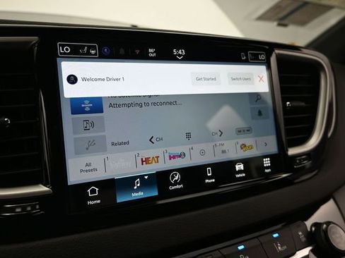 New 2025 Chrysler Voyager LX image 32