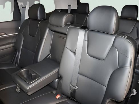 Used 2024 Kia Telluride LX image 11