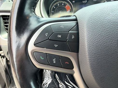 Used 2021 Jeep Cherokee Latitude Lux w/ Comfort/Convenience Group AWD/4WD image 26