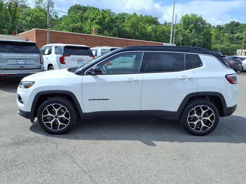 Used 2025 Jeep Compass Limited AWD/4WD image 7