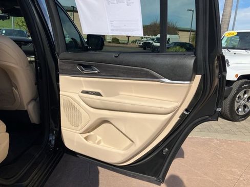 Used 2023 Jeep Grand Cherokee L Limited w/ Luxury Tech Group II image 24