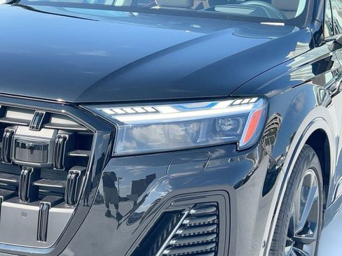 New 2025 Audi Q7 3.0T Prestige image 11