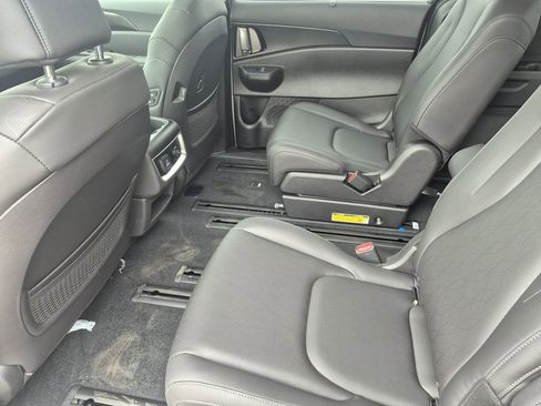 New 2026 Kia Carnival SX FWD image 11
