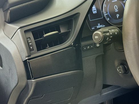 Used 2024 Lexus ES 250 w/ Premium Package image 10