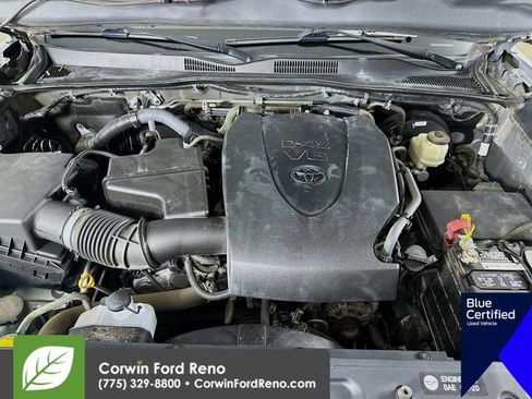 Used 2017 Toyota Tacoma SR5 AWD/4WD image 30