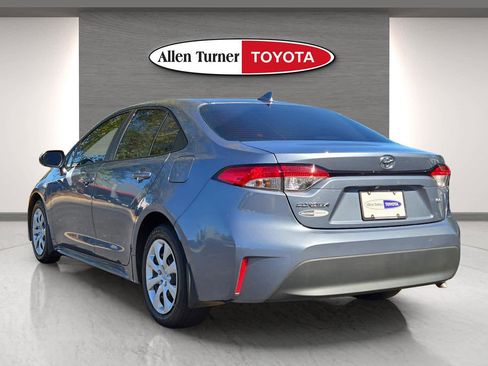 Used 2025 Toyota Corolla LE image 9