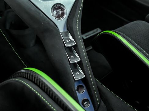 Used 2024 McLaren 750S Spider RWD image 36