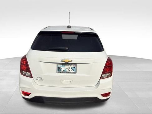 Used 2022 Chevrolet Trax LS w/ Tint and Cruise Package FWD image 4