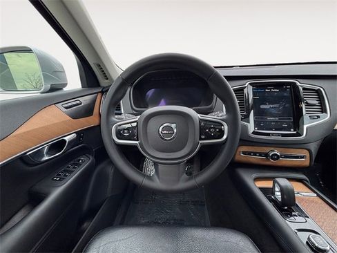 Used 2023 Volvo XC90 T8 Plus image 12
