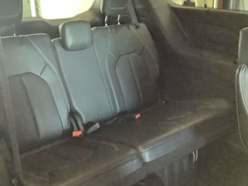 Certified 2021 Chrysler Pacifica Touring-L w/ S Appearance Package AWD/4WD image 18