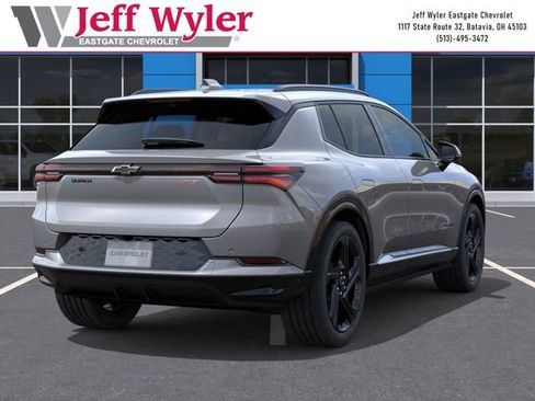 Used 2024 Chevrolet Equinox EV RS image 4