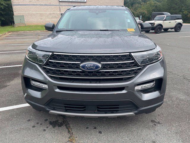 Used 2022 Ford Explorer XLT w/ Equipment Group 202A RWD image 8
