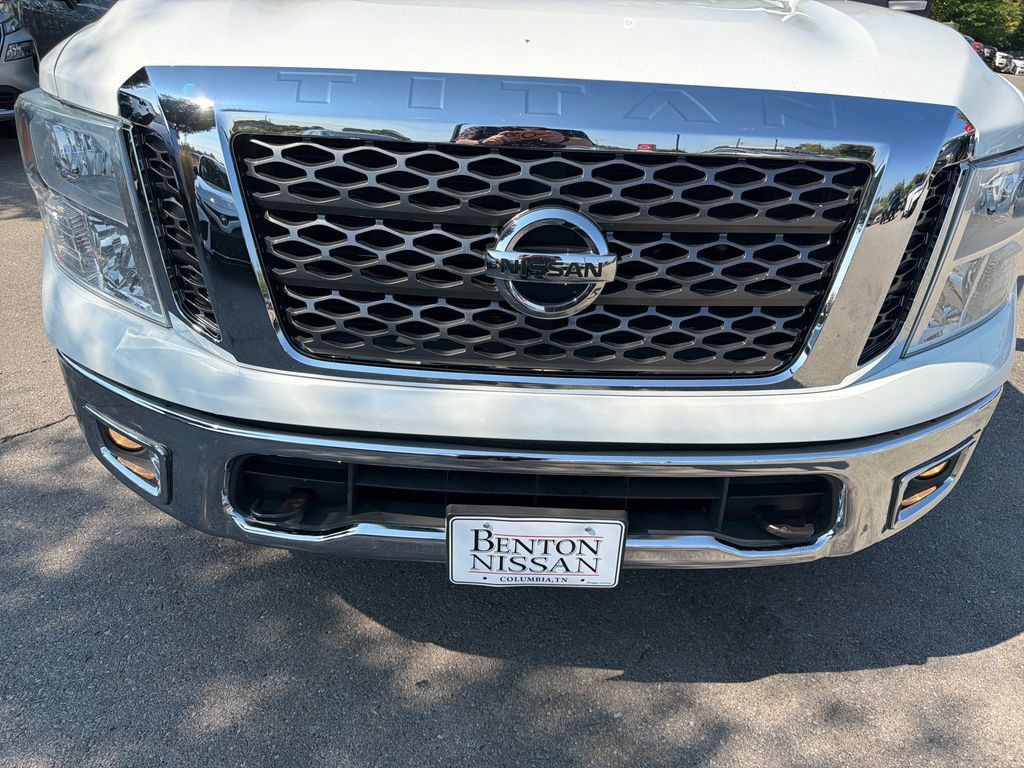 Used 2018 Nissan Titan SV AWD/4WD image 47