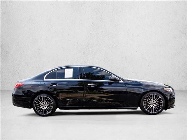 Used 2022 Mercedes-Benz C 300 4MATIC Sedan image 4